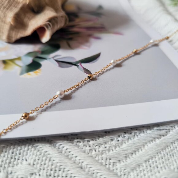 Elegant 18K Gold-Plated Pearl Choker Necklace - Handpicked AAA+ Quality Pearls - Picture 5 of 8